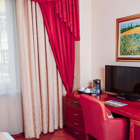 Hotel Pushkin Uralsk Exteriér fotografie