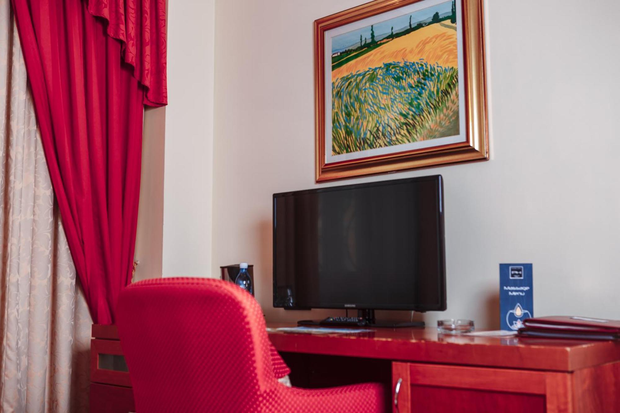 Hotel Pushkin Uralsk Exteriér fotografie