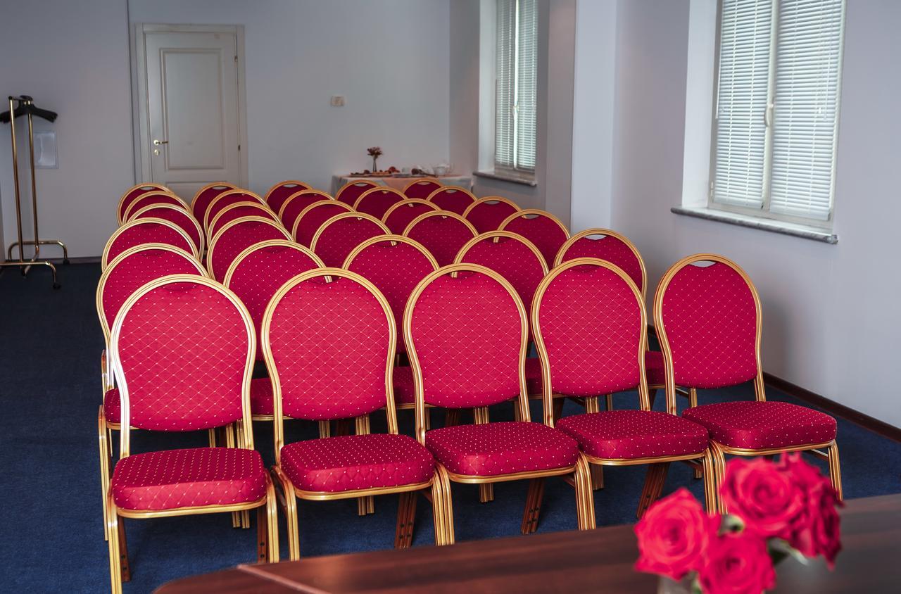 Hotel Pushkin Uralsk Exteriér fotografie