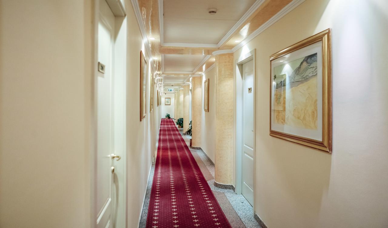 Hotel Pushkin Uralsk Exteriér fotografie